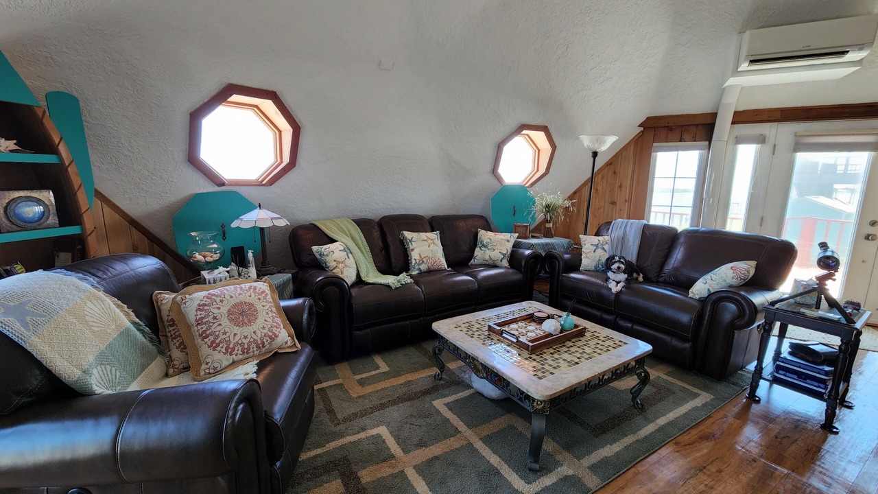 Photo of Livingroom in Cedar Lane