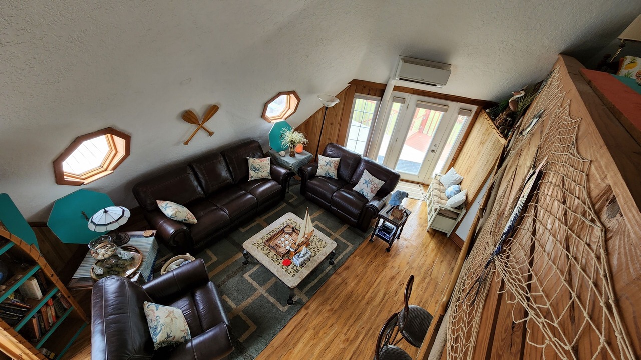 Photo of Livingroom in Cedar Lane