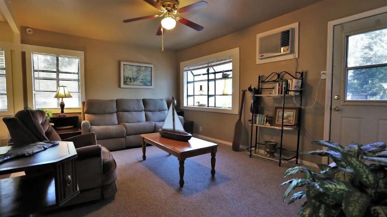 Photo of Livingroom in Wilbur Springs