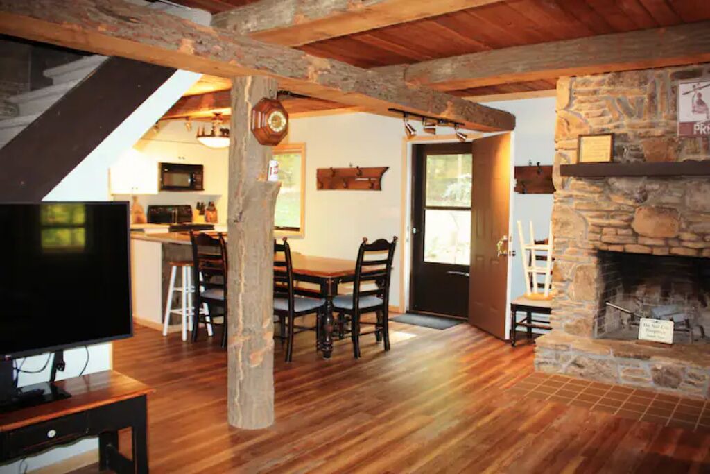 Photo of Livingroom in Champion