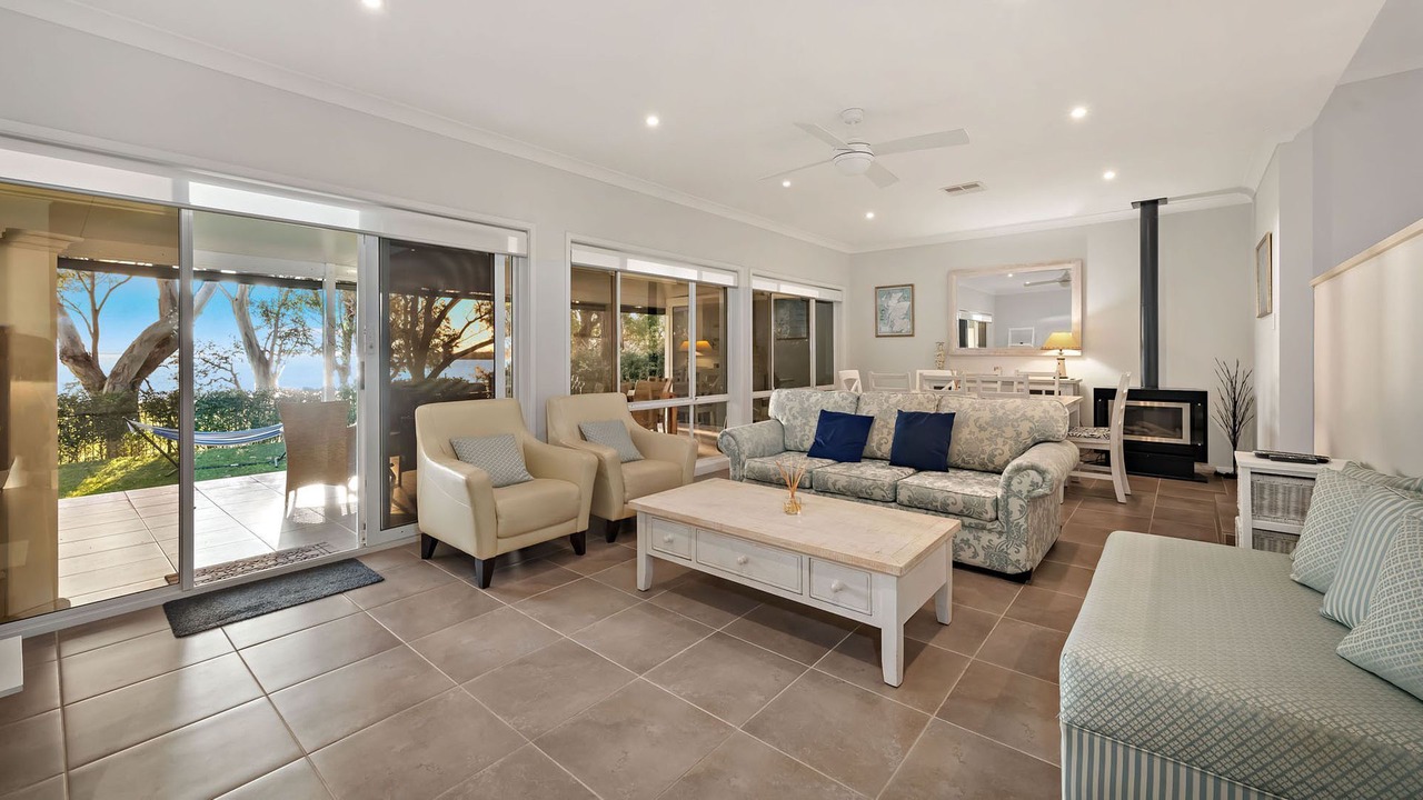 Photo of Livingroom in Soldiers Point