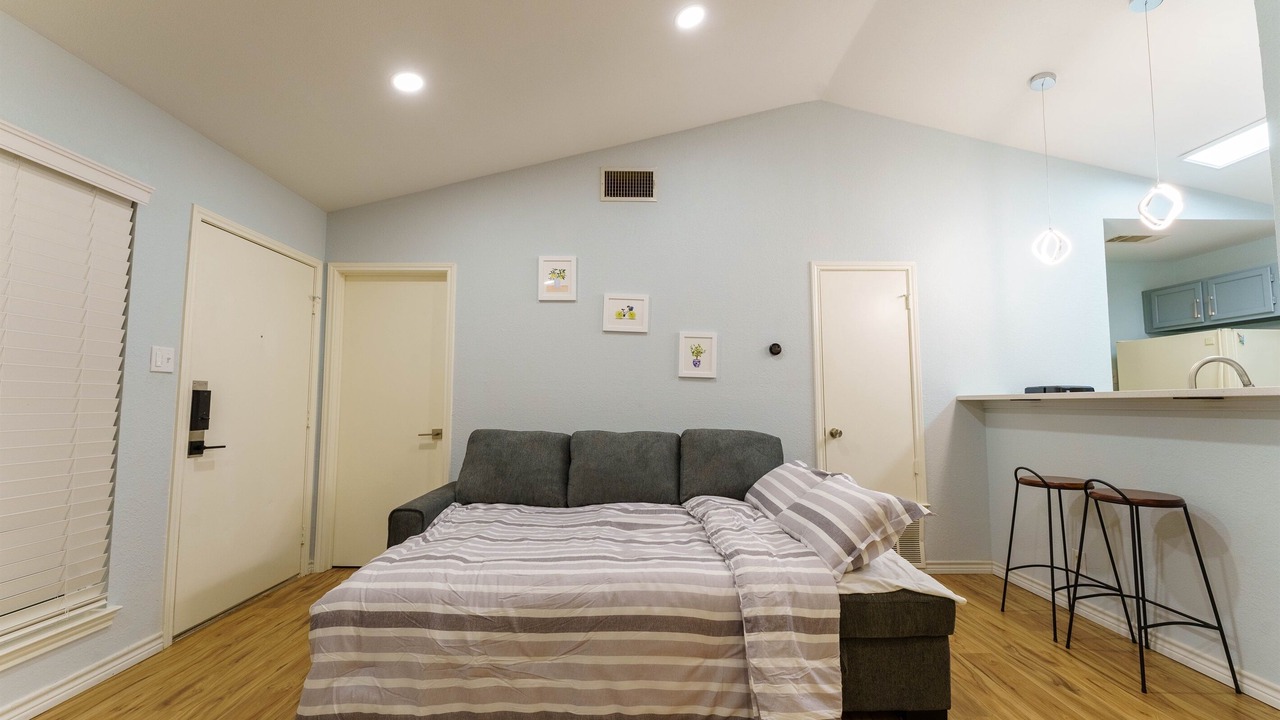 Photo of Bedroom in East Oak Hill