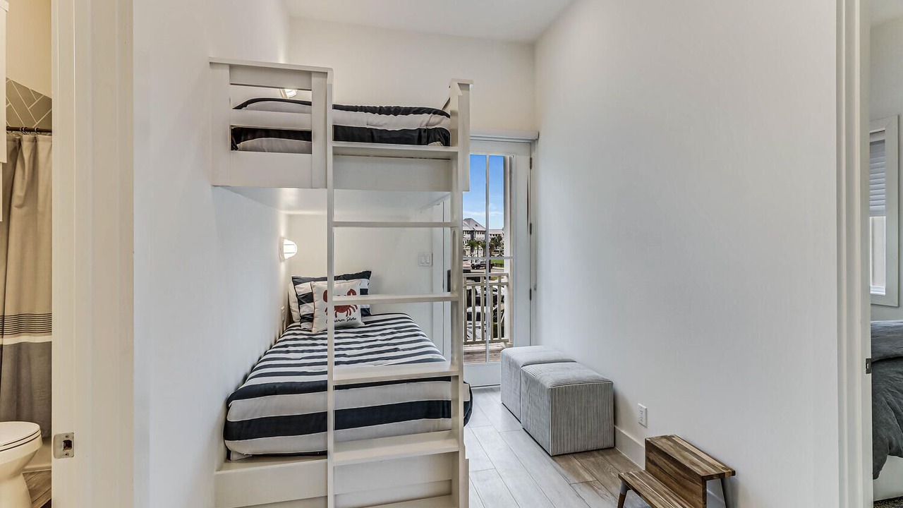 Photo of Bedroom in Cinnamon Shore
