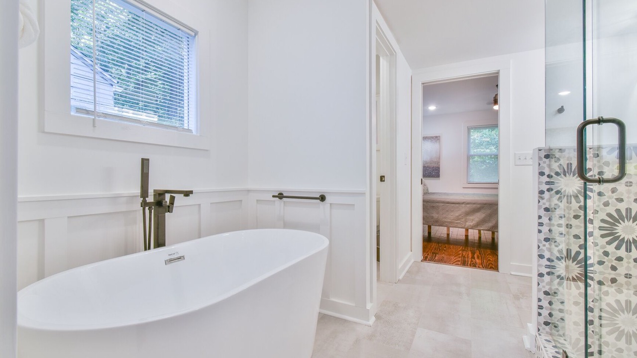 Photo of Bathroom in Belvedere Park