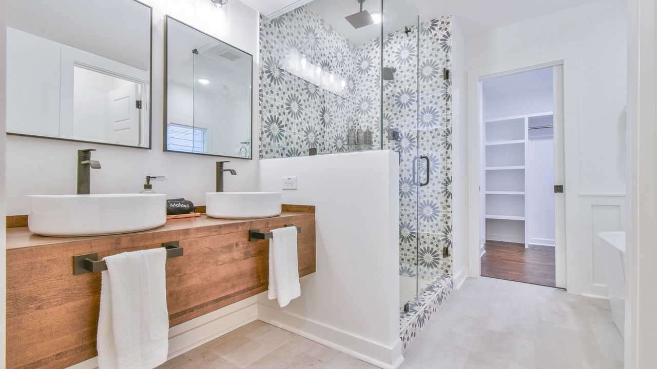 Photo of Bathroom in Belvedere Park