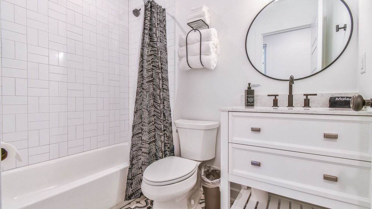 Photo of Bathroom in Belvedere Park