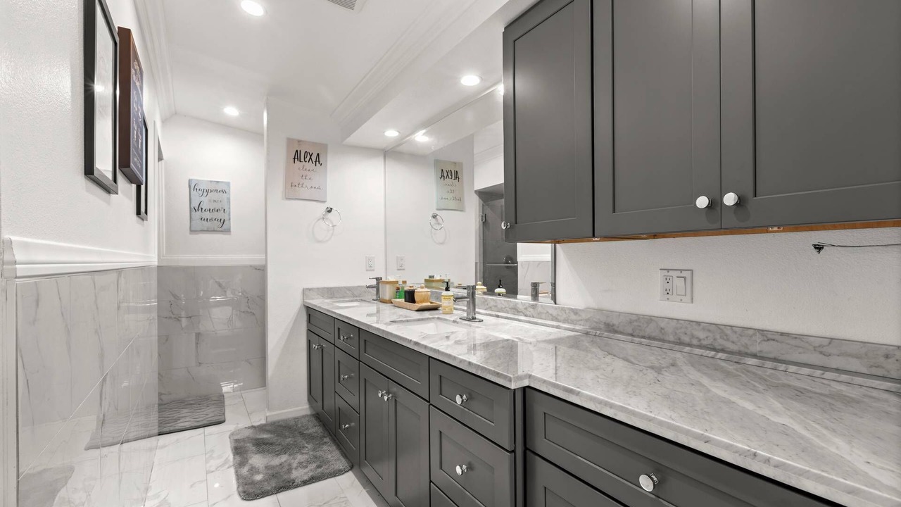Photo of Bathroom in Huntington Beach