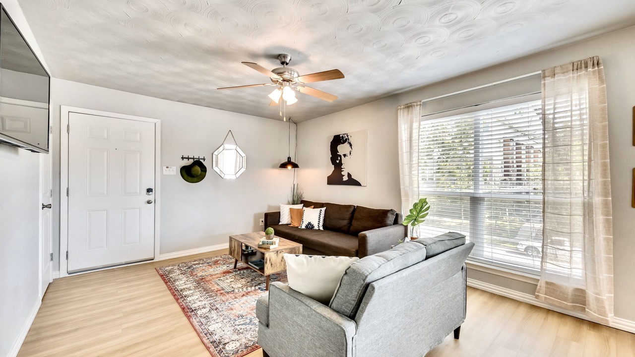 Photo of Livingroom in Old East Dallas