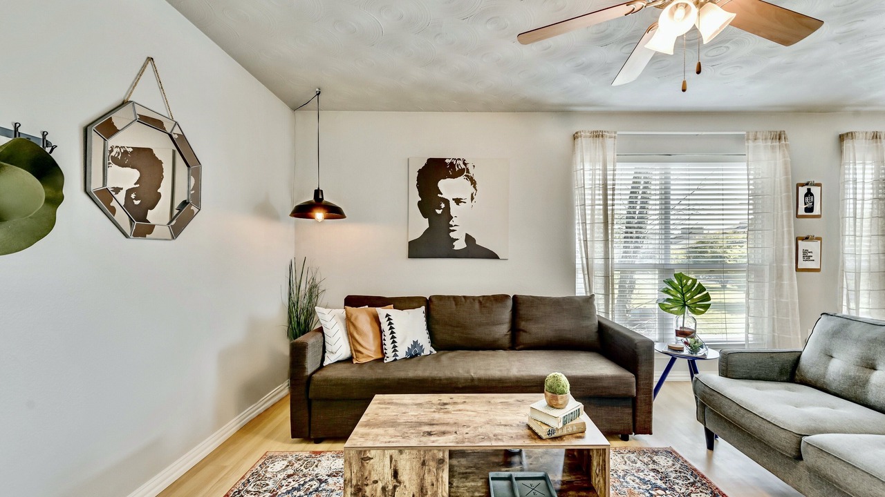 Photo of Livingroom in Old East Dallas