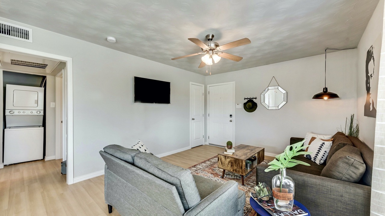 Photo of Livingroom in Old East Dallas