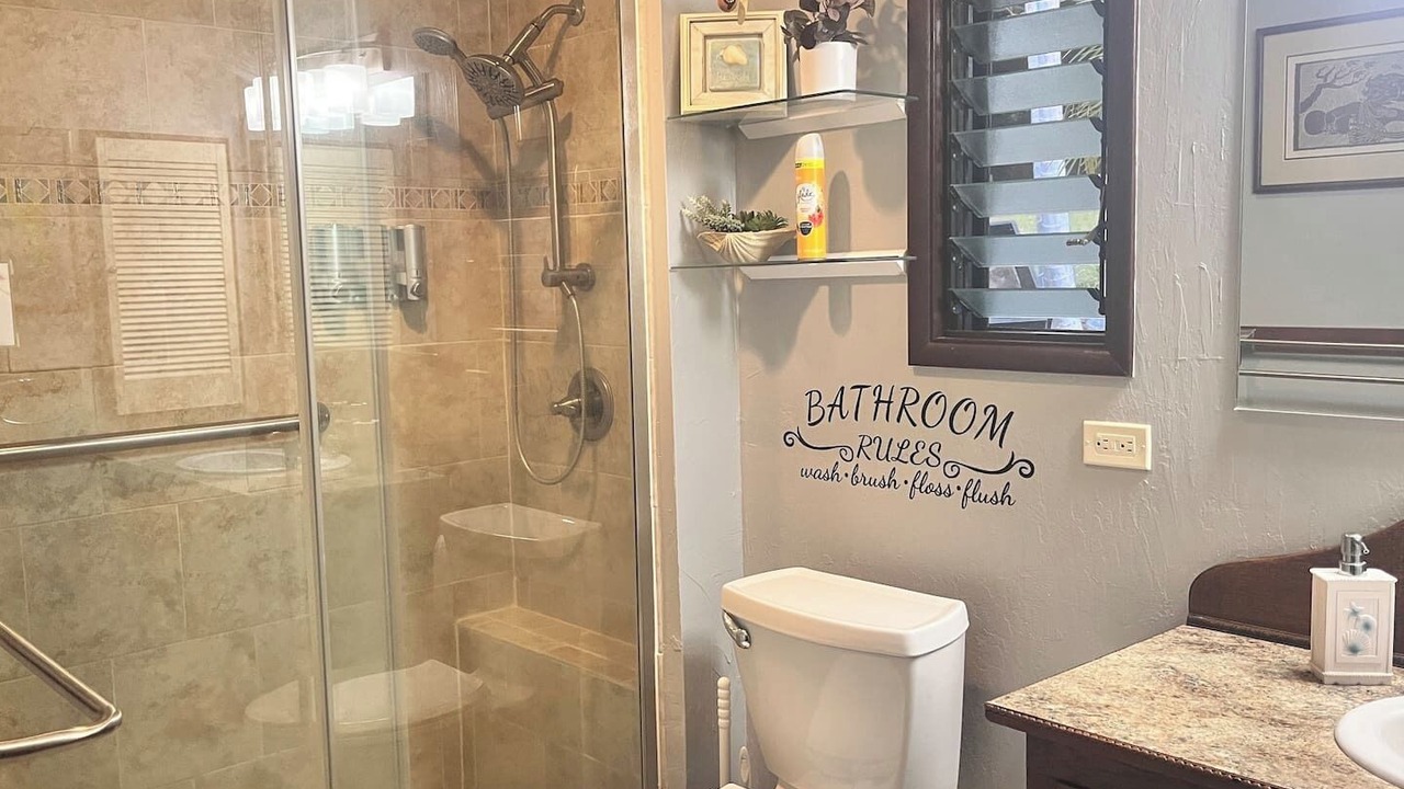 Photo of Bathroom in Punaluu