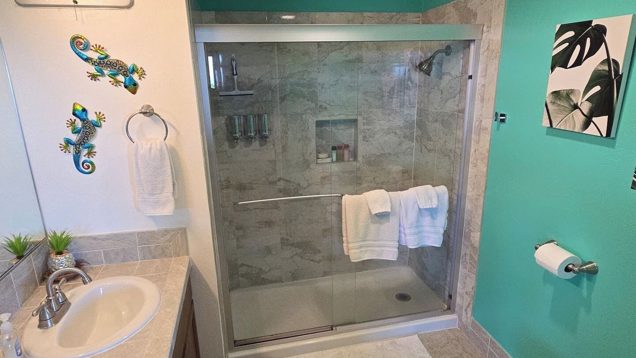 Photo of Bathroom in Punaluu