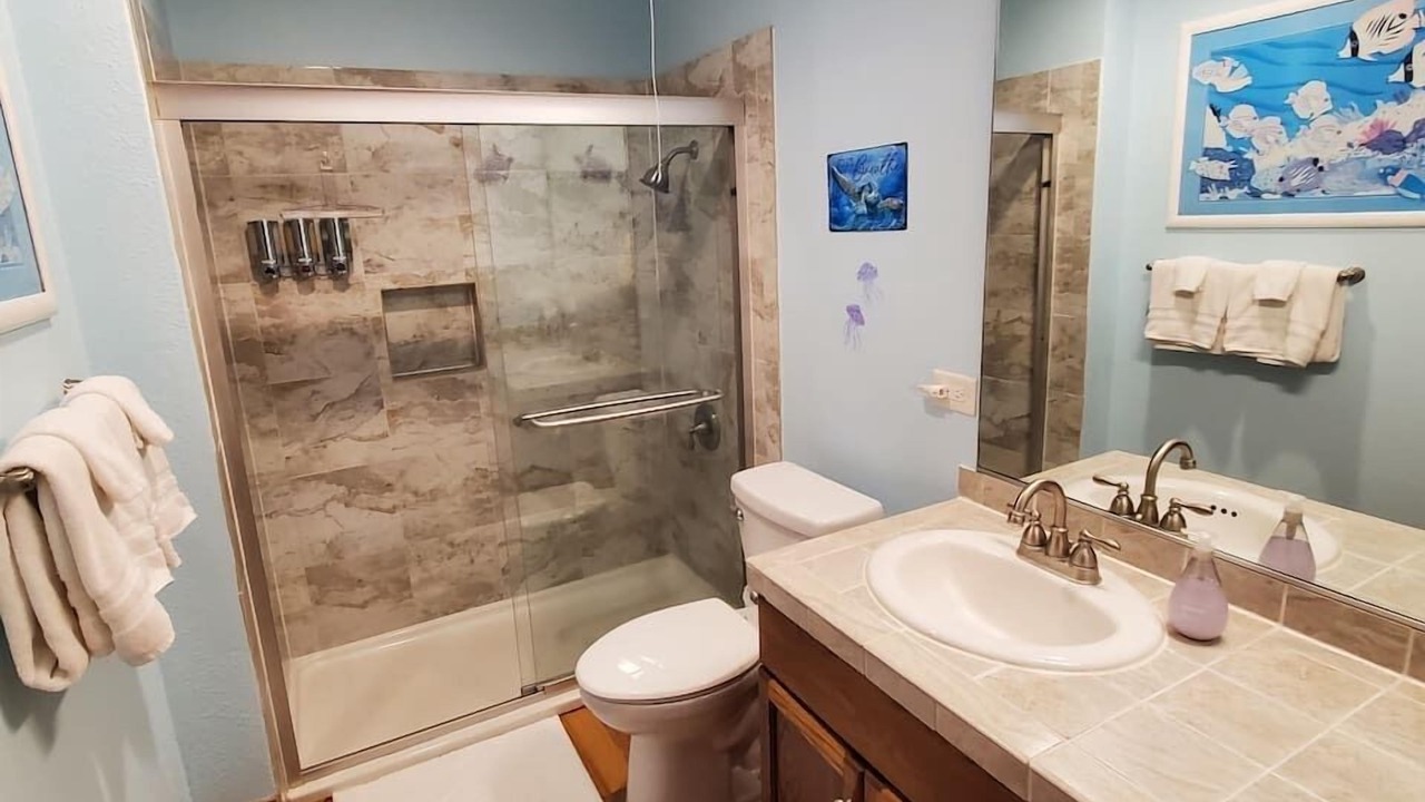 Photo of Bathroom in Punaluu