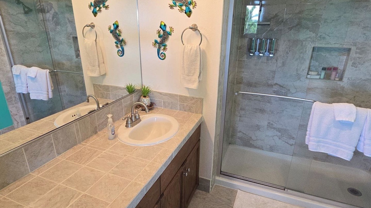 Photo of Bathroom in Punaluu
