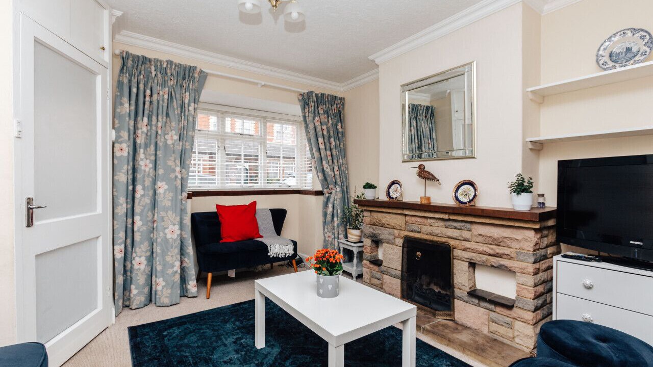 Photo of Livingroom in Henley