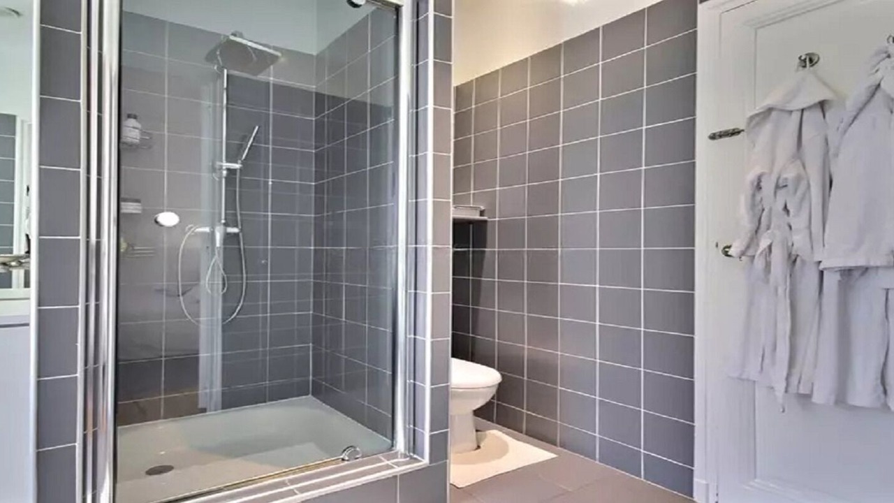 Photo of Bathroom in Quartier de la Plaine-de-Monceaux