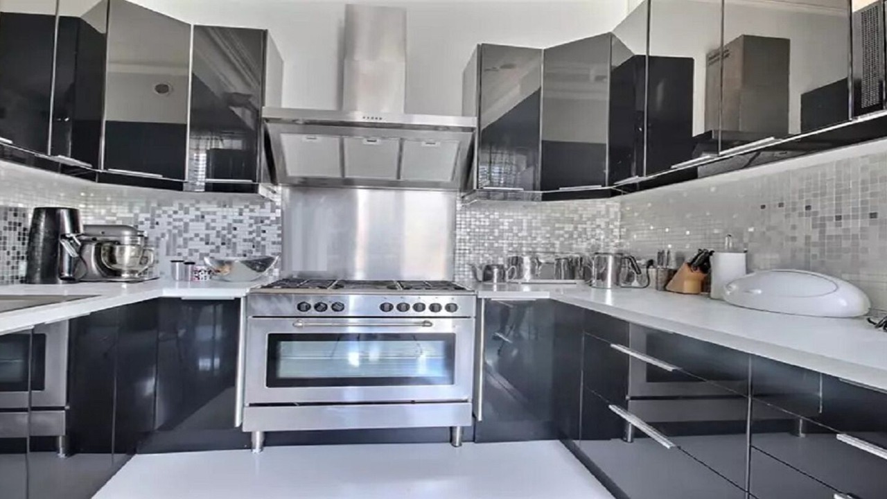 Photo of Kitchen in Quartier de la Plaine-de-Monceaux