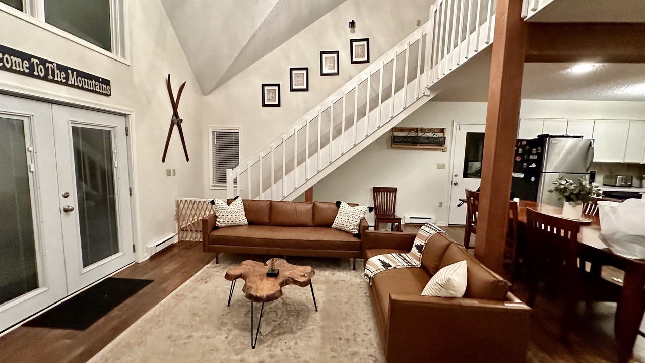 Photo of Livingroom in Chestnut Springs