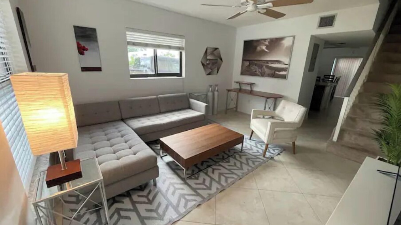 Photo of Livingroom in Imperial Point