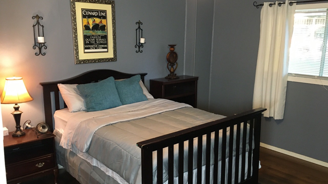 Photo of Bedroom in Lake View