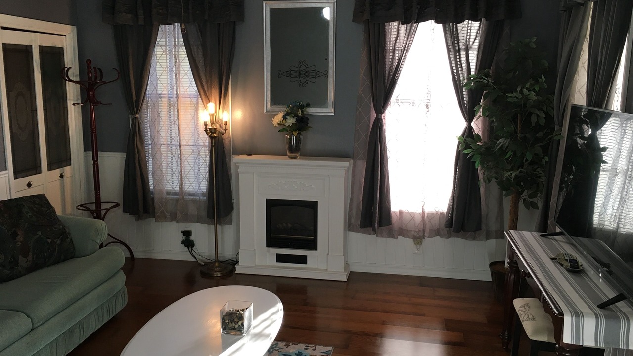 Photo of Livingroom in Lake View