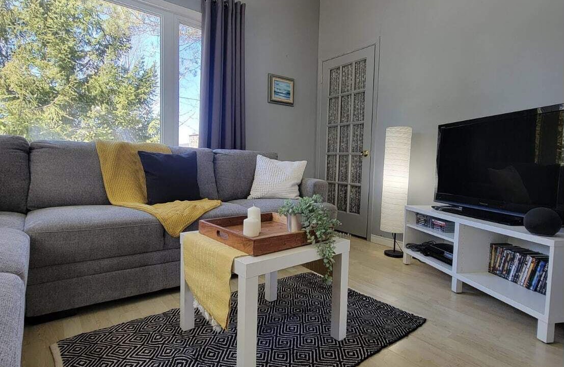 Photo of Livingroom in Amherst