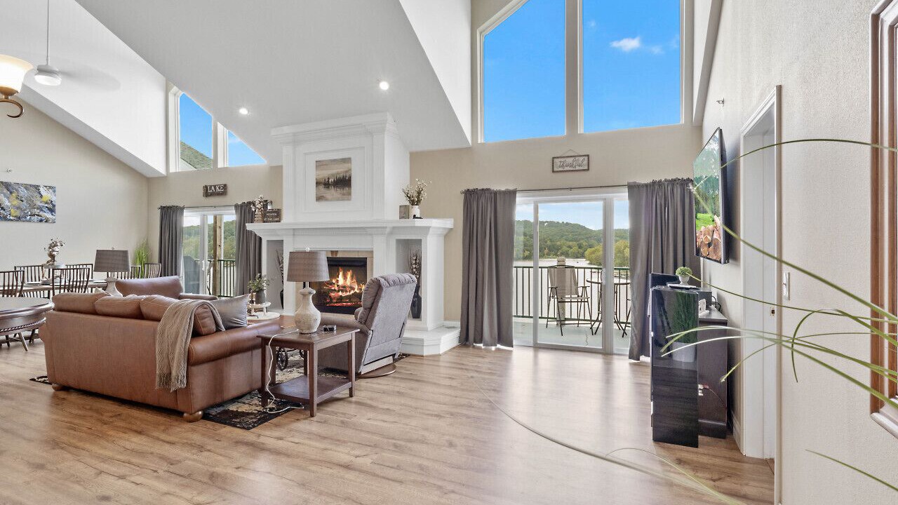 Photo of Livingroom in Camdenton