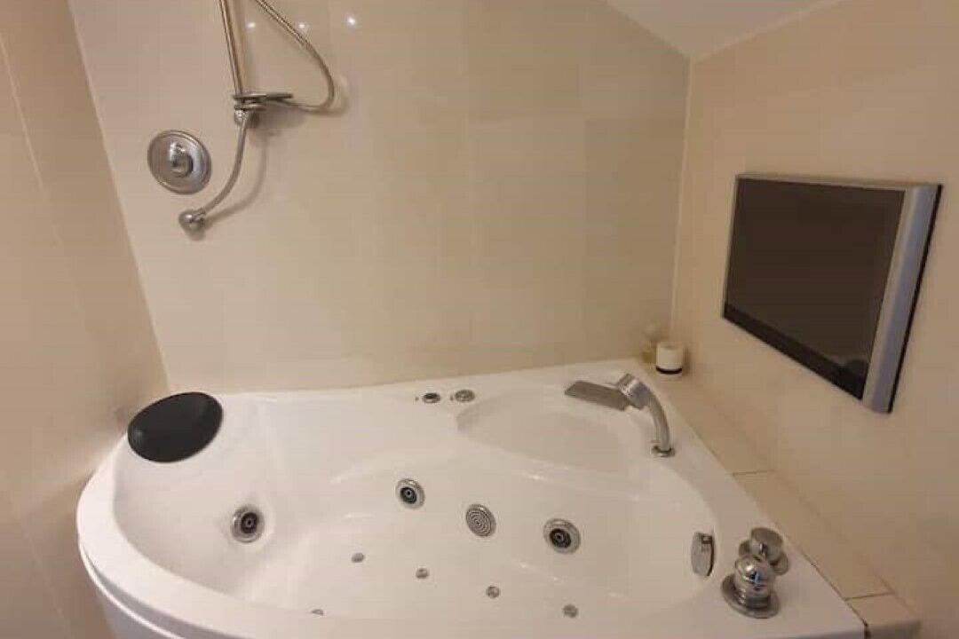 Photo of Bathroom in Caldecotte