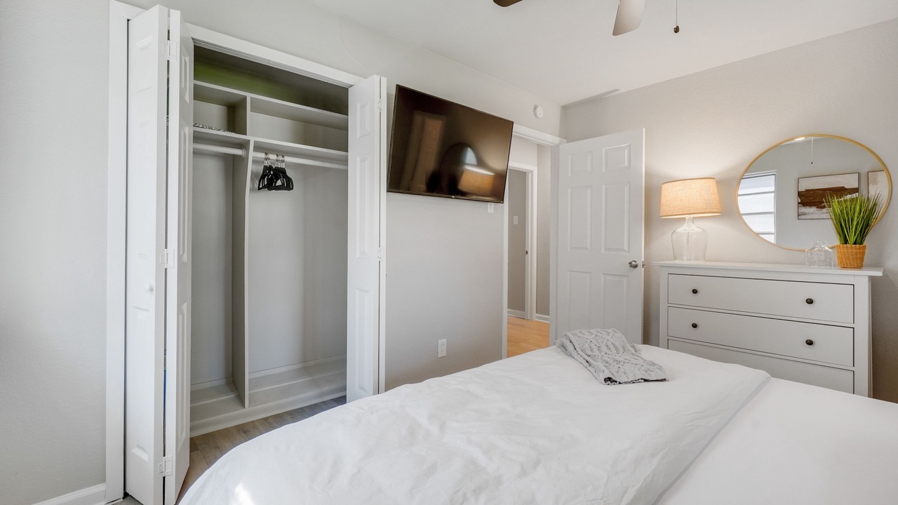 Photo of Bedroom in Park Central
