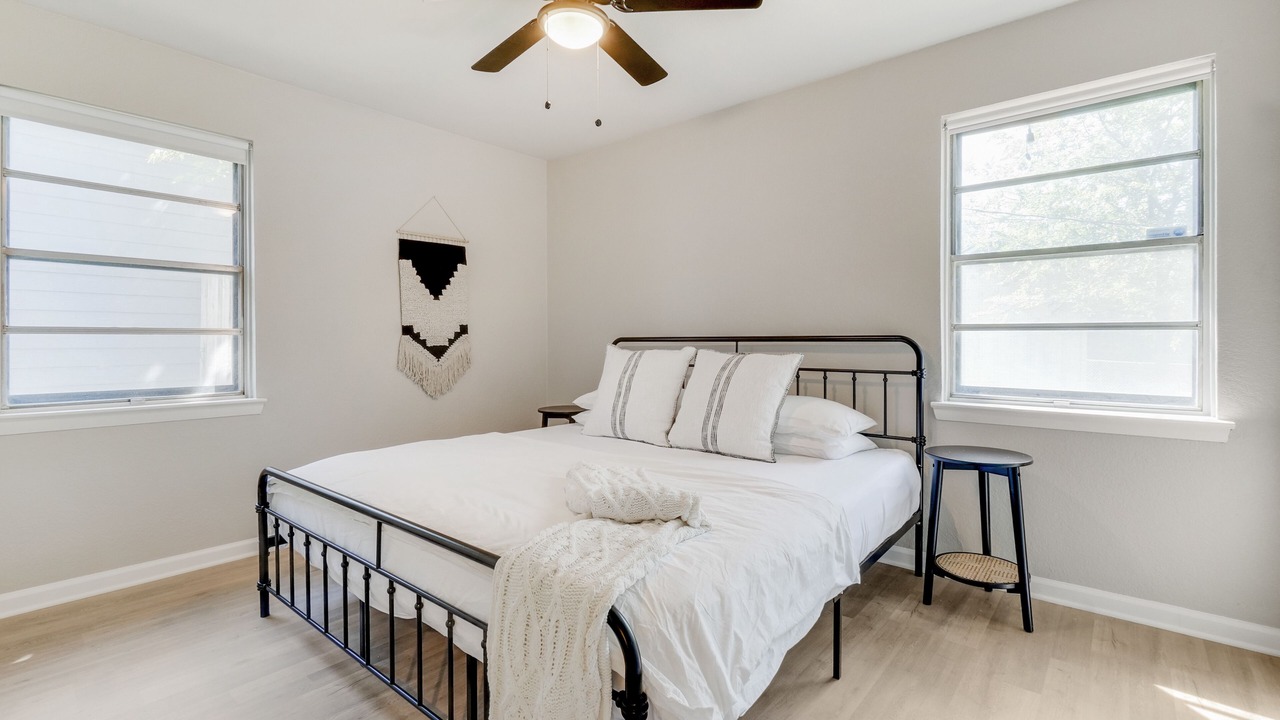 Photo of Bedroom in Park Central