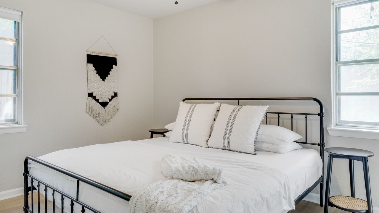 Photo of Bedroom in Park Central