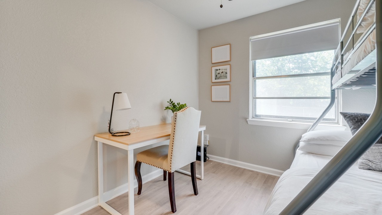 Photo of Bedroom in Park Central