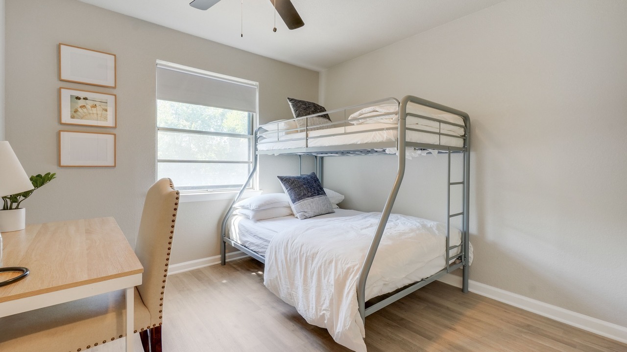Photo of Bedroom in Park Central