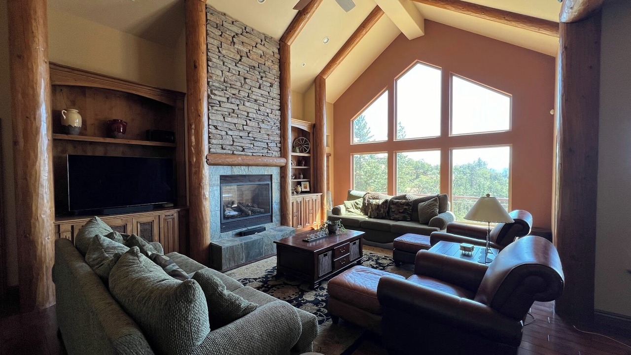 Photo of Livingroom in Forest Meadows