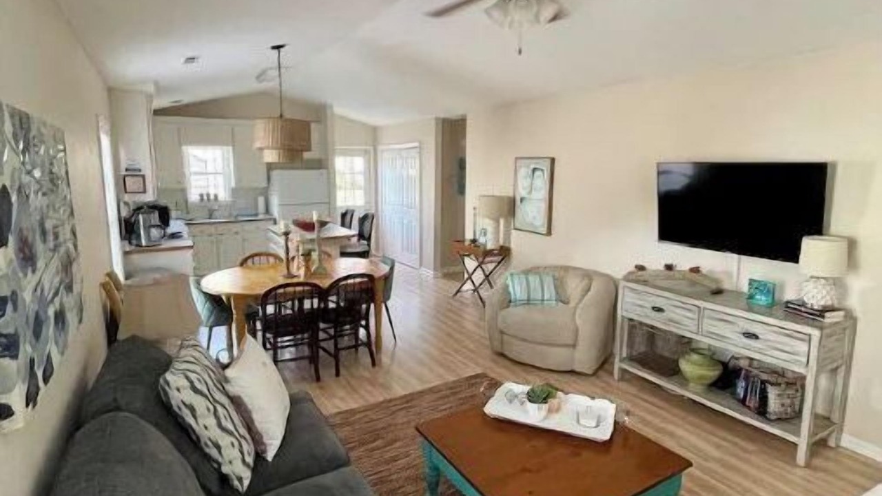 Photo of Livingroom in Tranquil Harbour