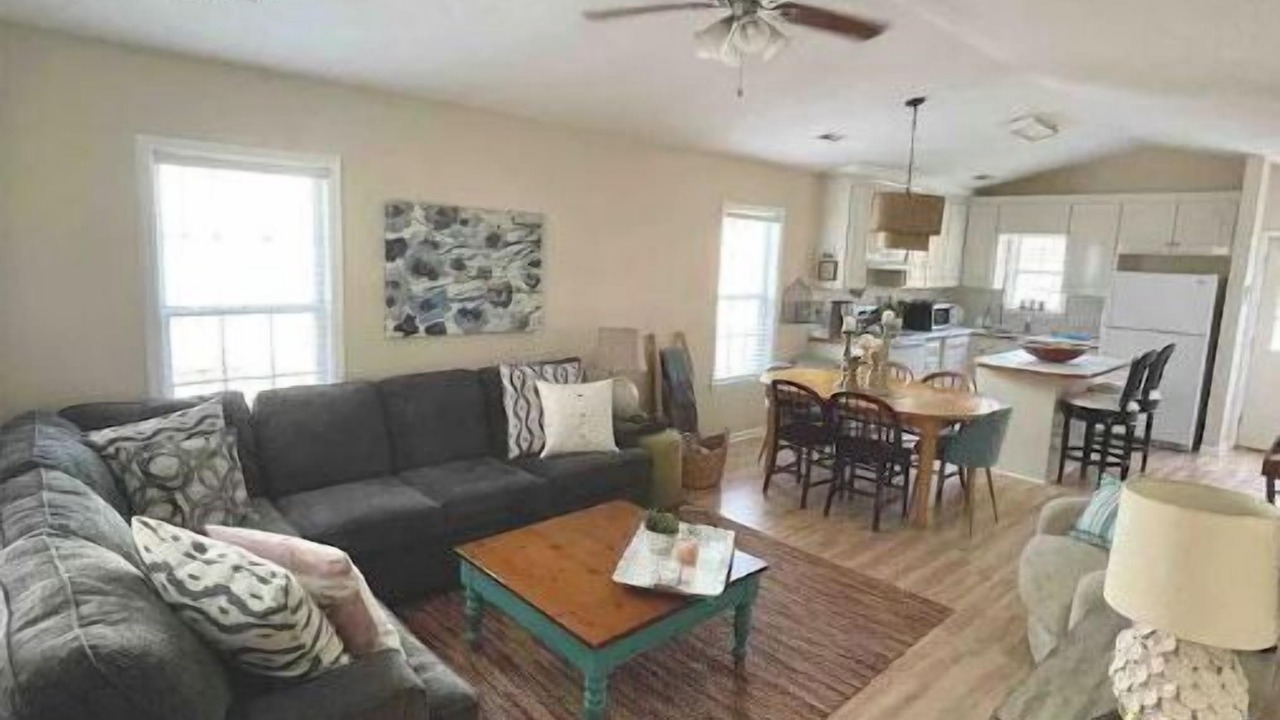 Photo of Livingroom in Tranquil Harbour