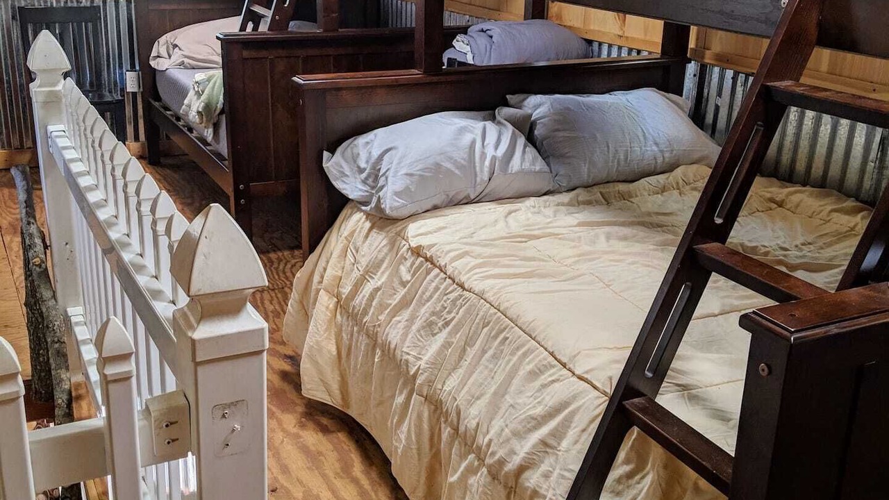 Photo of Bedroom in Mammoth Spring
