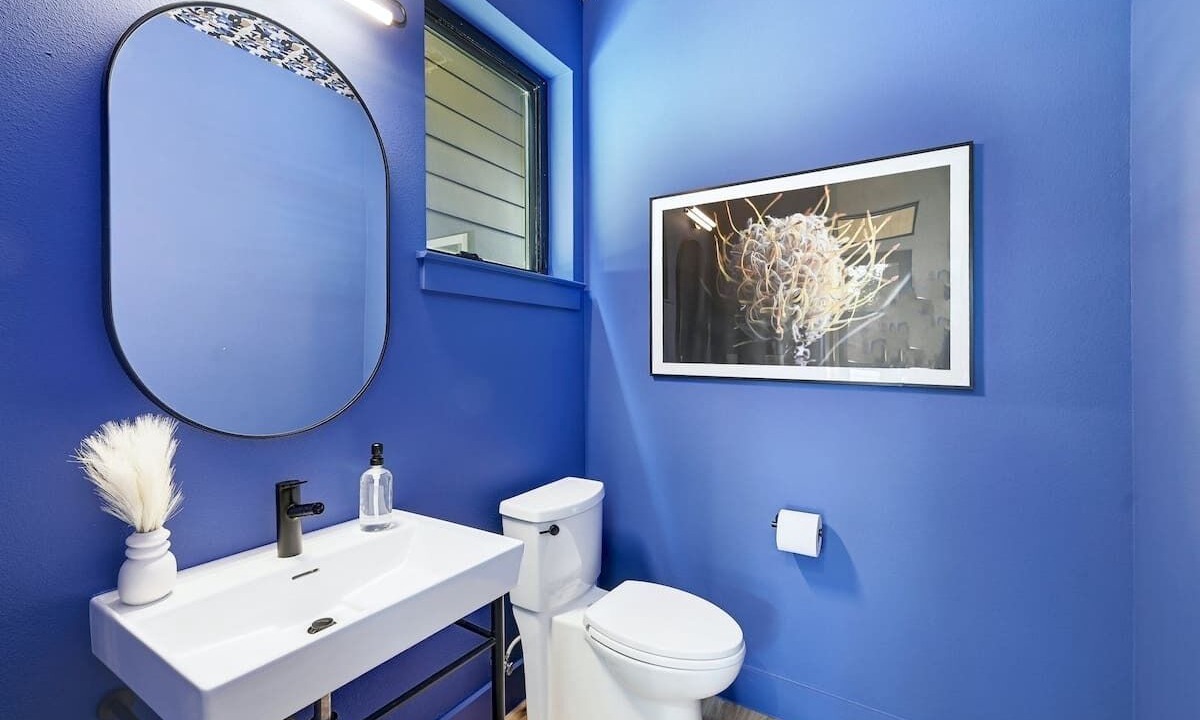 Photo of Bathroom in Elmhurst Heights