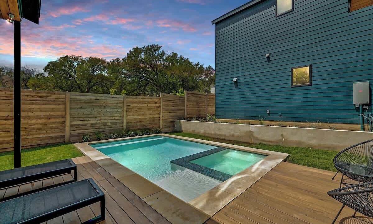 Photo of Outdoor in Elmhurst Heights
