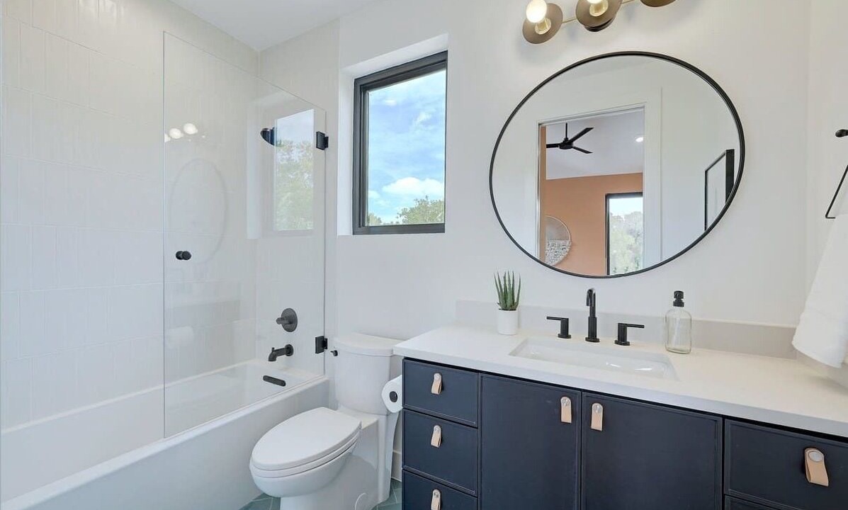 Photo of Bathroom in Elmhurst Heights