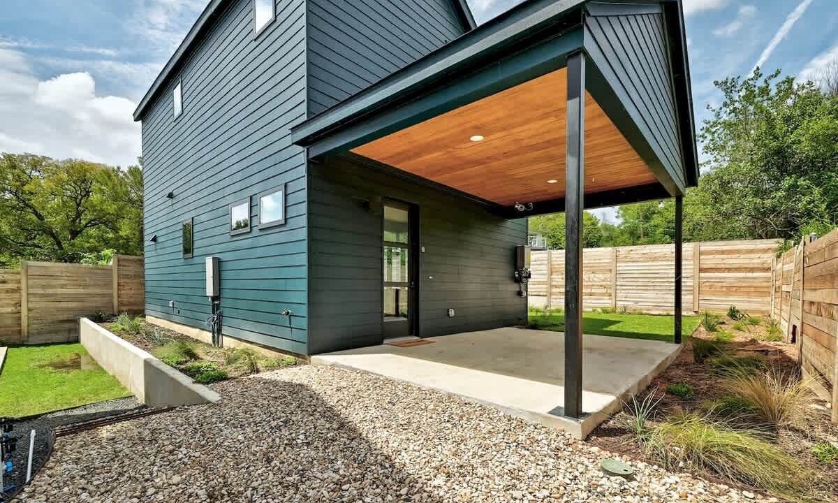 Photo of Outdoor in Elmhurst Heights