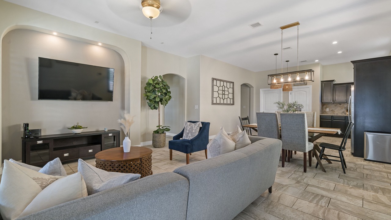 Photo of Livingroom in Biggs Field