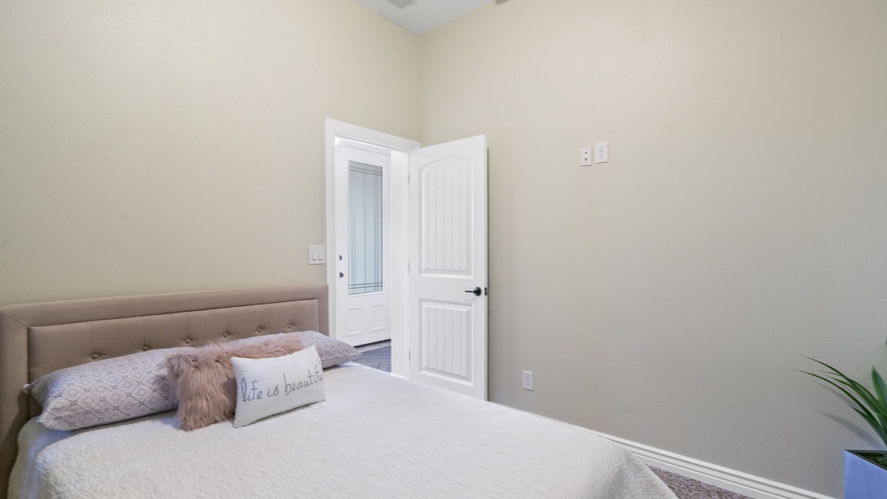 Photo of Bedroom in Biggs Field