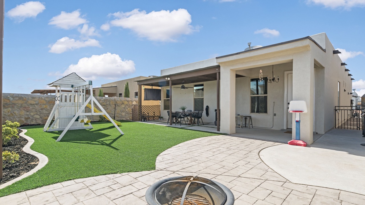 Photo of Patio Balcony in Biggs Field