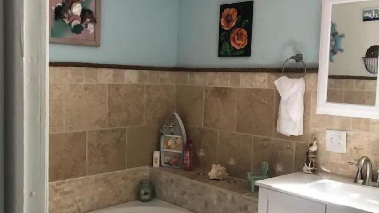 Photo of Bathroom in Gouverneur