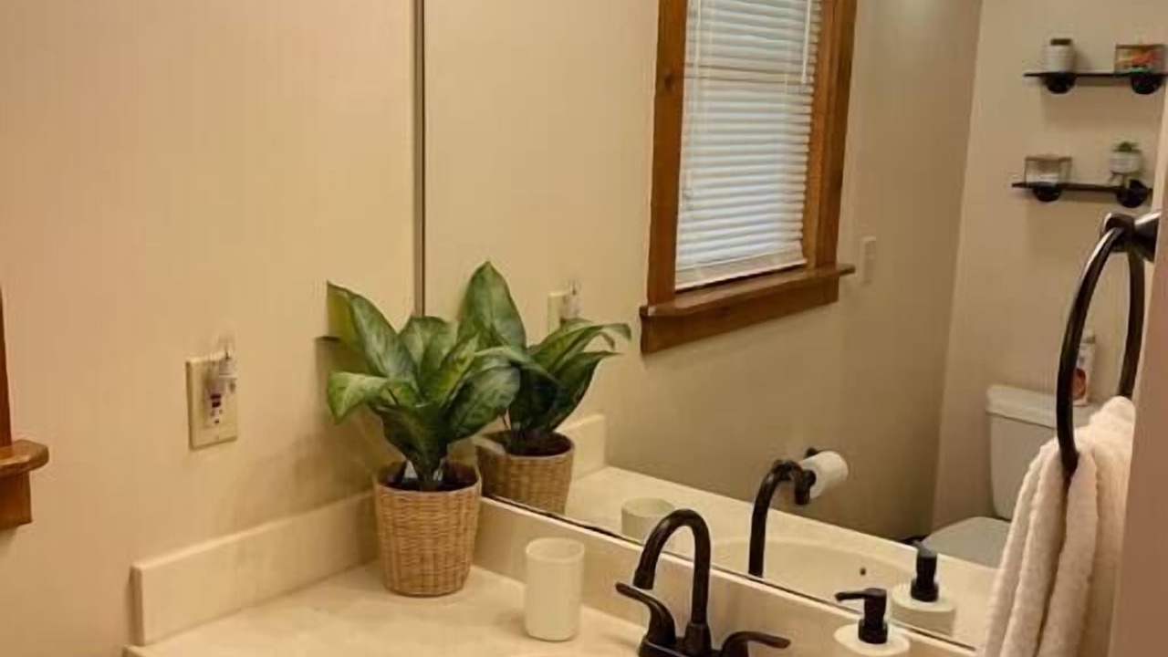 Photo of Bathroom in Jacksboro