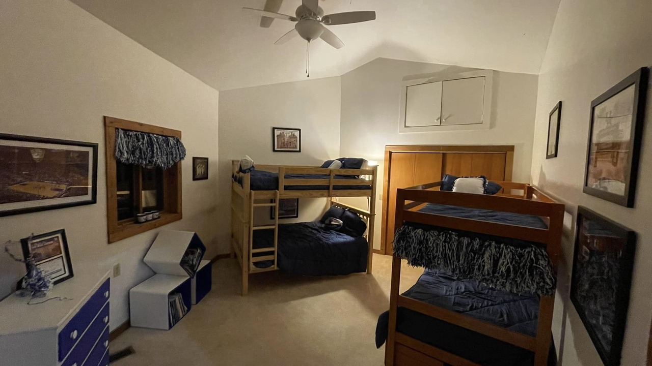 Photo of Bedroom in Tompkinsville