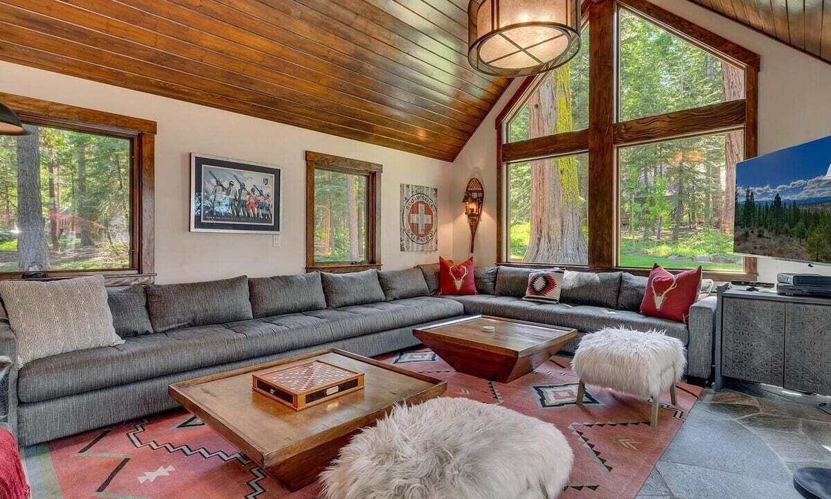 Photo of Bedroom in Timberland