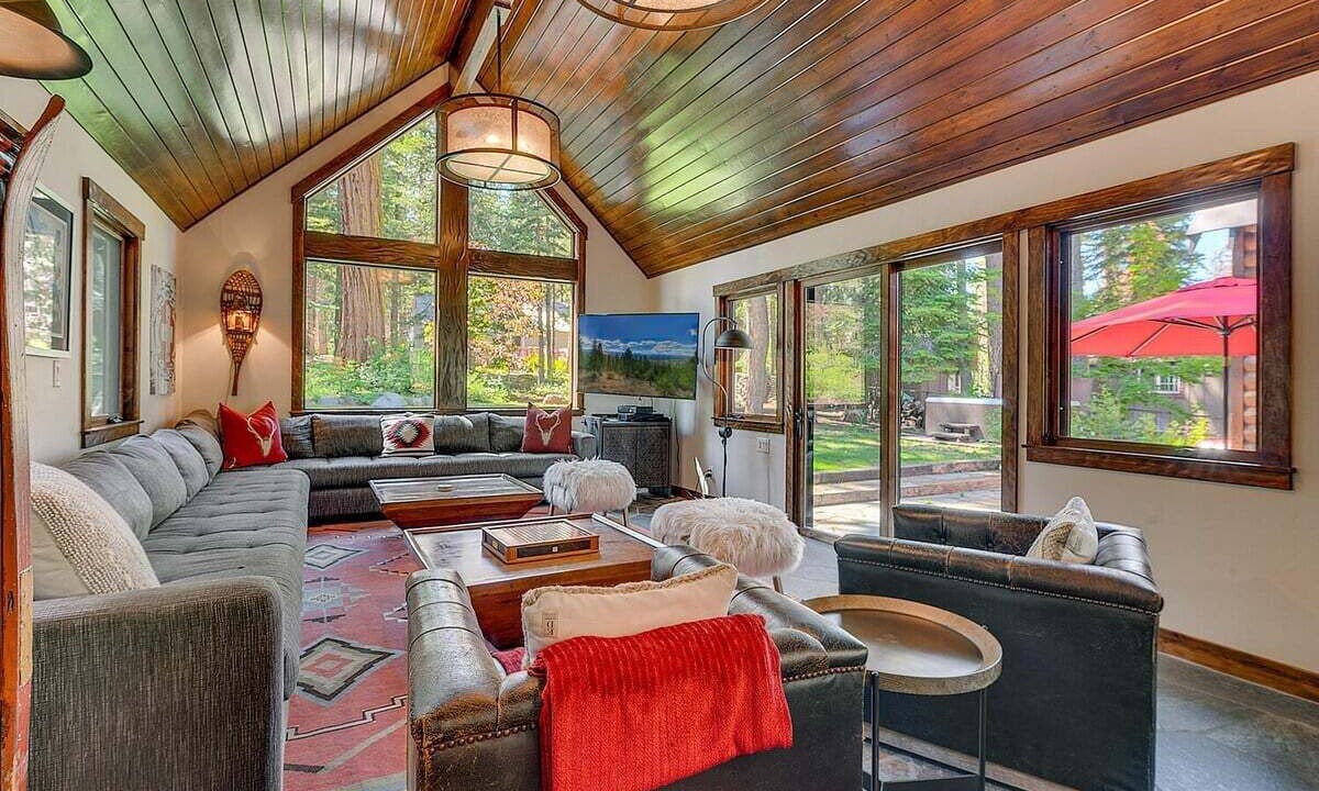 Photo of Bedroom in Timberland