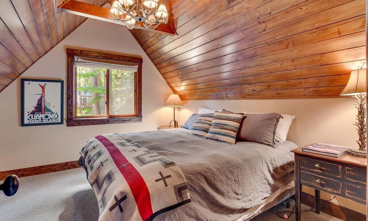 Photo of Bedroom in Timberland